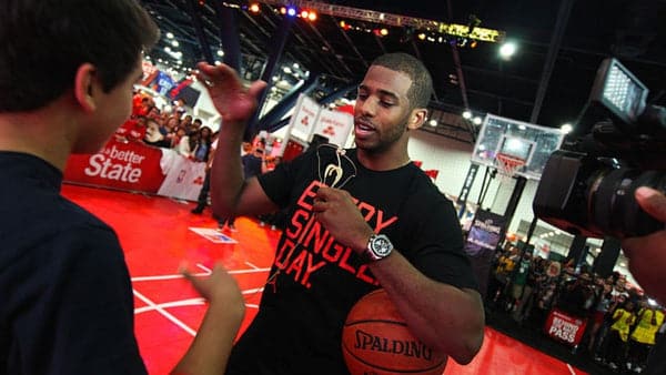 Chris Paul's switch to veganism helped him return to the nba What Vegan Chris Paul Eats in the NBA