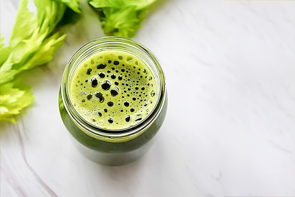 When it comes to the green machine juice recipe, we can uncover some helpful tips and variations to enhance both its nutrient preservation and customization for personal taste and weight loss goals.